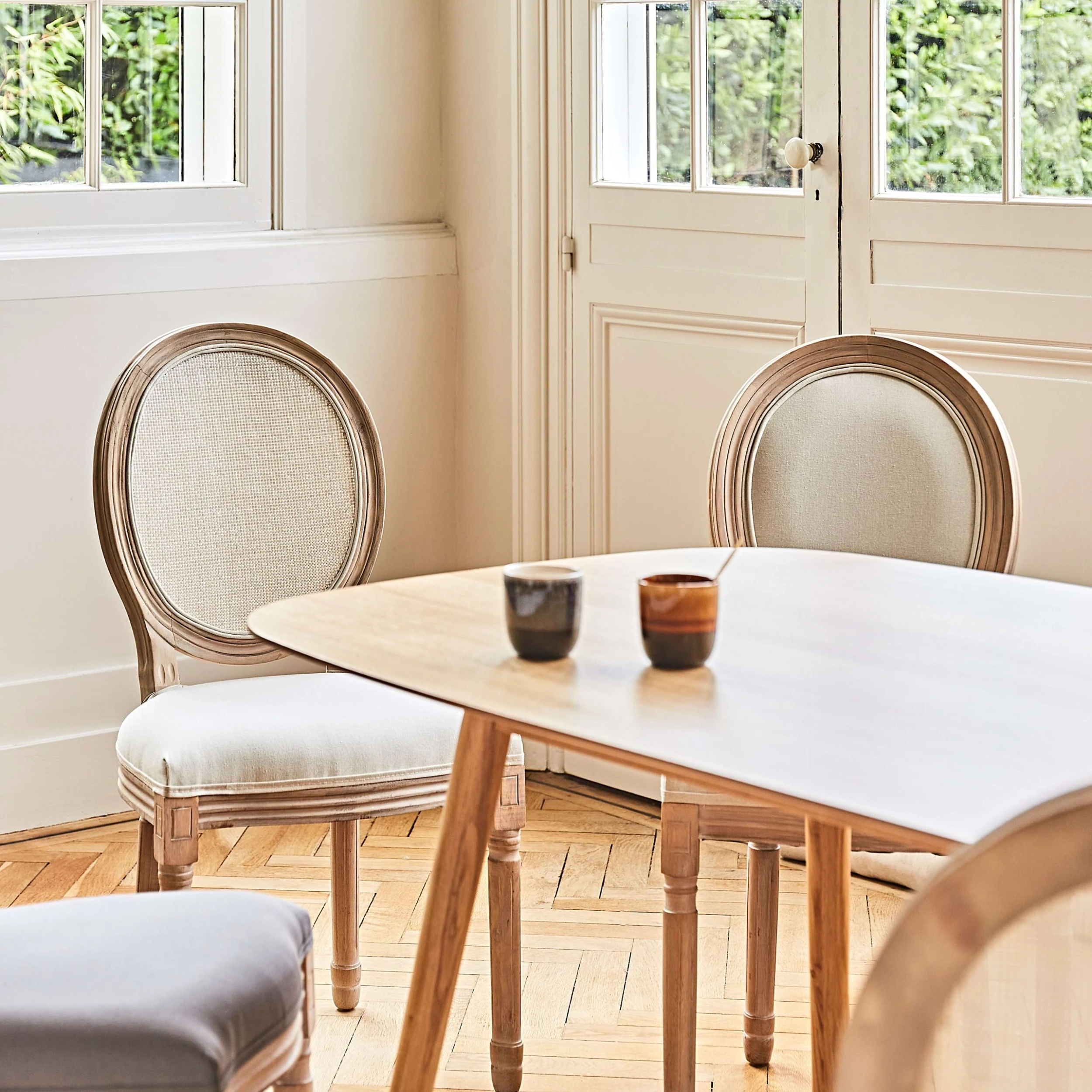 Home Déco Factory Chaise Medaillon En Bois D'hévea Beige 7 Home Déco Factory Chaise Medaillon En Bois D'hévea Beige – Image 5